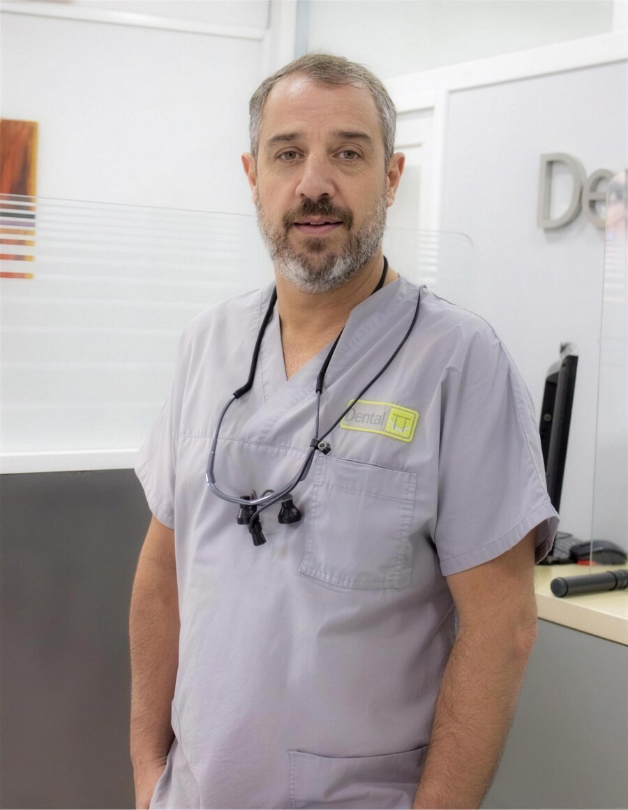 Dr. Mariano Gallardo, director clínico de Dental TT